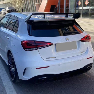 Mise à niveau vers A35 AMG Hatchback 2019 Mercedes-Benz Classe A W177 Pare-chocs arrière et gorge de queue