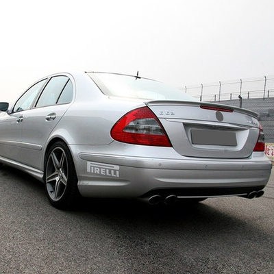 Des kits de carrosserie personnalisés acceptés pour le pare-chocs arrière Benz classe E W211 2004-2008