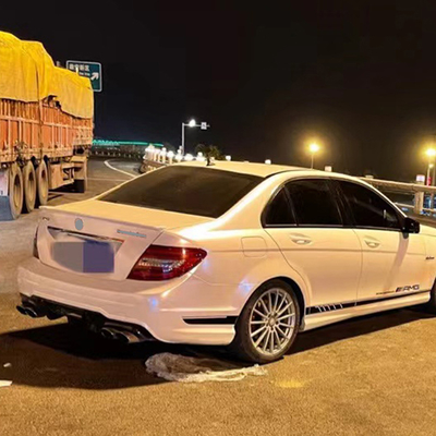Améliorez votre Benz C-Class W204 avec C63 LED feux arrière température de couleur 5000K