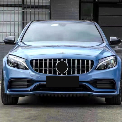 Mercedes Benz Classe C W205 à C63 AMG avec pare-chocs avant de luxe moderne